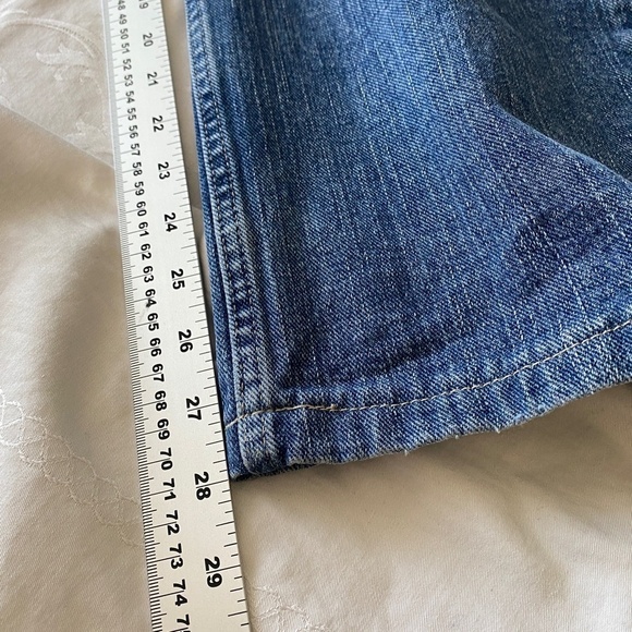 Tommy Hilfiger Men's Freedom Fit Standard Wash Jeans - Picture 11 of 15